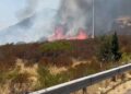 Grosso incendio nella periferia di Domusnovas, chiusa la statale 126 a Carbonia (VIDEO)