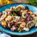 La cultura nel piatto: insalata di mare, un piatto fresco che dimostra come tradizione, gusto e salute possano convivere nella stessa portata