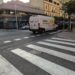 Cagliari, donna rischia di essere investita in via Pergolesi: “Così sono stata aggredita e insultata: ecco come viene trattata una ragazza in città”