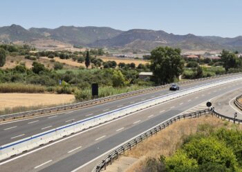 Sanluri, ecco le nuove “spettacolari” barriere spartitraffico nella statale 131