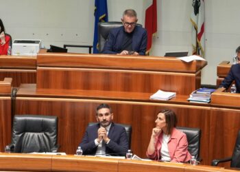 Variazione di bilancio, dalla Regione 2,5 miliardi per la Sardegna: sanità, Comuni, trasporti e lotta allo spopolamento
