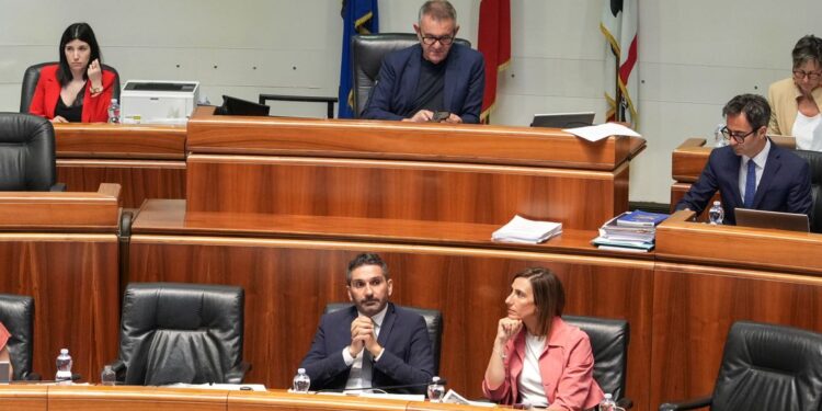 Variazione di bilancio, dalla Regione 2,5 miliardi per la Sardegna: sanità, Comuni, trasporti e lotta allo spopolamento