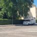 Via Giudicessa Vera, camper fermo da due settimane: “Il Comune e la Municipale quando interverranno? C’è un uomo che urla e vomita”