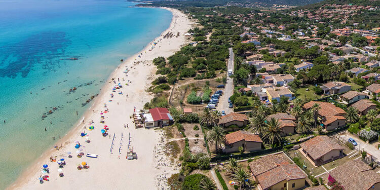 Costa Rei, due blackout consecutivi nell’ora di punta: “Così si mette in ginocchio la ristorazione”