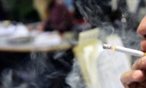 Cagliari, fumo passivo ai tavolini dei locali: “Basta, il sindaco imponga divieti come in spiaggia”