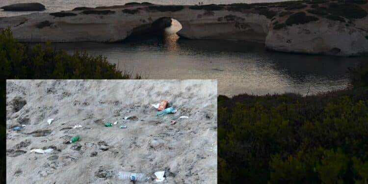 Sardegna, gli incivili non risparmiano nemmeno la scogliera di S’Archittu