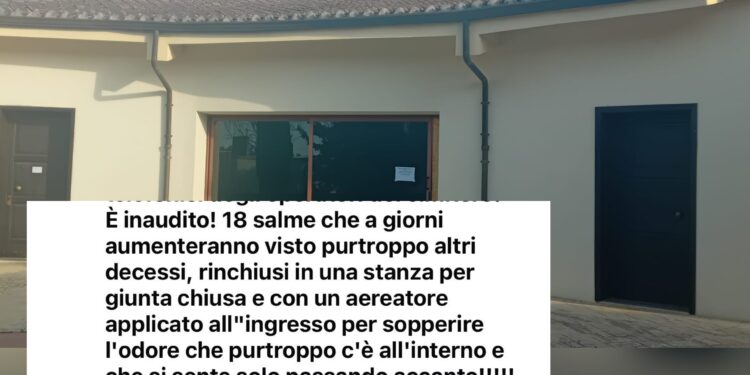 Assemini, il caso dei 18 feretri accende la rabbia dei familiari: “Un odore insopportabile, così non si rispettano i morti”