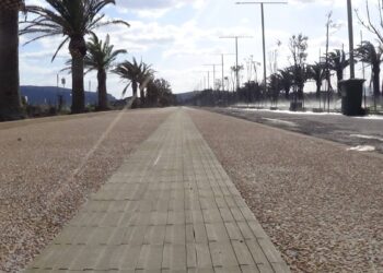 Cagliari, ancora un furto al Poetto: rubata una borsa con cellulare e documenti
