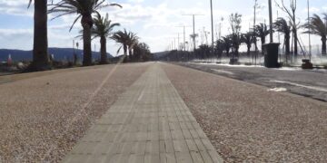Cagliari, ancora un furto al Poetto: rubata una borsa con cellulare e documenti