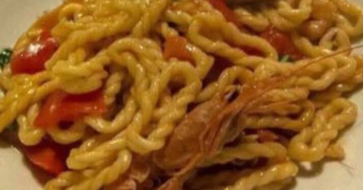 La cultura nel piatto: lorighittas la tipica pasta sarda ai gamberoni