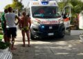 Panico al Poetto, giovane turista francese col pedalò rischia di annegare: salvato da tre bagnanti eroi