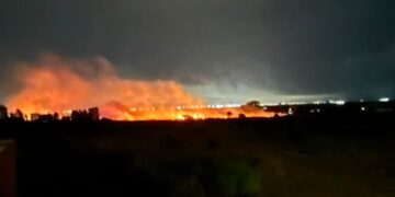 Notte di fuoco a Capoterra: due inneschi consecutivi, fiamme a poca distanza dalle abitazioni