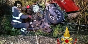 Arzachena, auto esce di strada sulla Sp 59: 3 feriti in ospedale