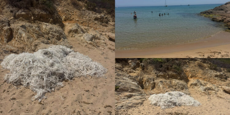 Chia, una rete da pesca abbandonata da un mese sulla spiaggia di Monte Cogoni: “Attira vespe, non siamo riusciti a rimuoverla”