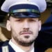 Si ferma per controllare un’auto e viene trascinato via: gravissimo un comandante della polizia di 36 anni
