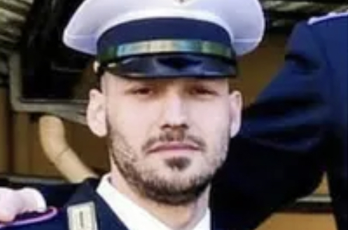 Si ferma per controllare un’auto e viene trascinato via: gravissimo un comandante della polizia di 36 anni