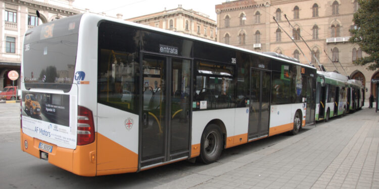 Turisti multati a Cagliari protestano, ma il Ctm replica: “Per i biglietti bastava usare la App”