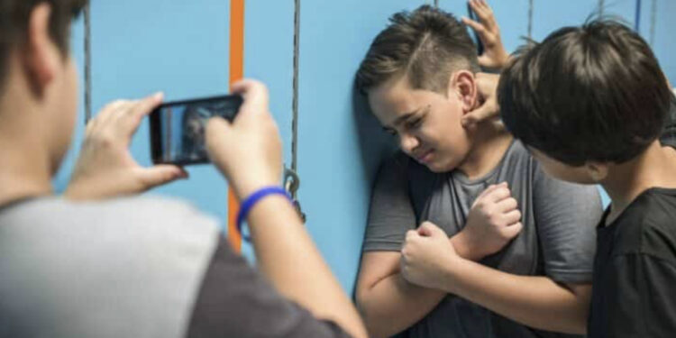 Cagliari, baby gang aggredisce ripetutamente altri ragazzini: la denuncia già tra le mani delle forze dell’ordine