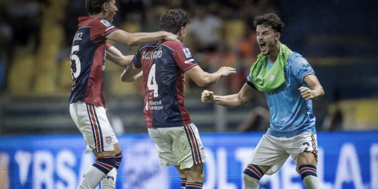 Parma-Cagliari 0-1, un eurogol di Romano fa volare i rossoblu’: ci siamo anche noi!