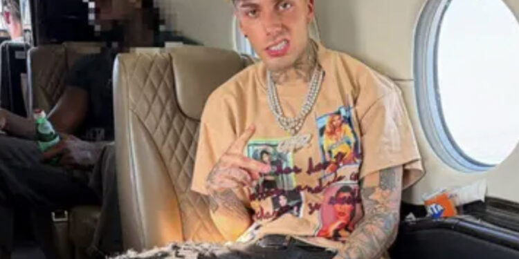 Arrestato per spaccio e detenzione di un’arma clandestina il rapper Tony Boy: il blitz in diretta social