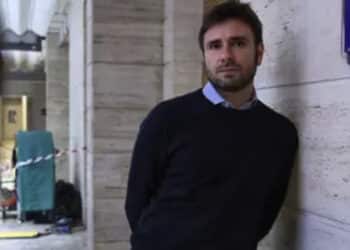 Alessandro Di Battista risponde sui social dopo il malore a Cuba: “Ce la metterò tutta per tornare presto”