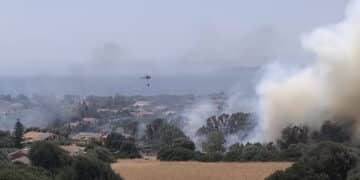 Quartu, vasto incendio a Is Meris: canadair in azione (VIDEO)