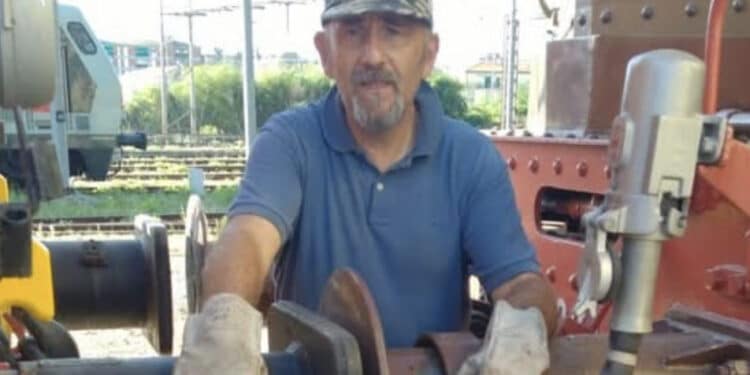 Cade nel fiume mentre fotografa un treno: addio al reporter Michele Cerutti