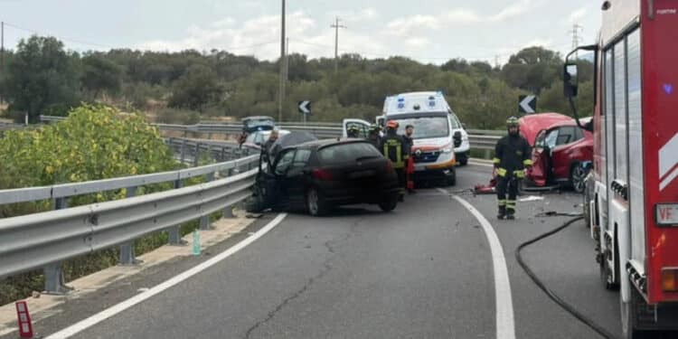Scontro sulla 125, 3 feriti in codice rosso (VIDEO)