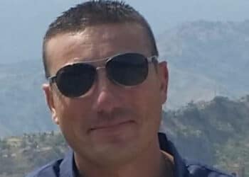 Schiacciato da delle lastre di marmo: morto un operaio di 44 anni