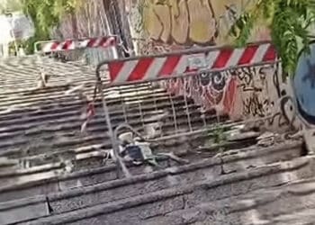 Cagliari, scalette di Santa Chiara, Secchi attacca il Comune: “Le transenne sono ancora lì, la risposta in Aula non corrisponde alla realtà” (VIDEO)