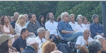 Sardegna, Salvini contestato al concerto di Diodato: una spettatrice lo insulta e se ne va, Dori Ghezzi lo difende (VIDEO)