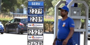 Carburanti a prezzi folli, Sos al governo: “Per la Sardegna serve un piano strutturale e straordinario”