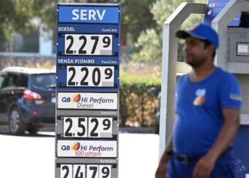 Carburante super lusso, il taglio delle accise c’è ma non si vede: continua la folle corsa dei prezzi in Sardegna