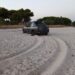In spiaggia a tutta velocità, a Margine Rosso una vettura insabbiata dopo un’avventura finita male