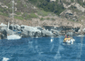 Bosa, barca a vela in avaria rischia di schiantarsi sugli scogli a Cala Rapina: intervento della Guardia costiera