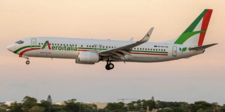 Nuovo disagio per i viaggiatori, il volo Aeroitalia Roma-Cagliari resta a terra: passeggeri in hotel