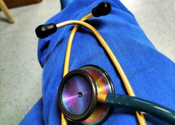 Medico aggredito a Cagliari: “La sanità pubblica non è un favore, è un pilastro della società moderna”