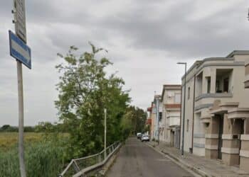 Selargius, ragazzino picchiato dal branco: lasciato steso a terra in mezzo alla strada mentre i genitori lo attendevano per cena
