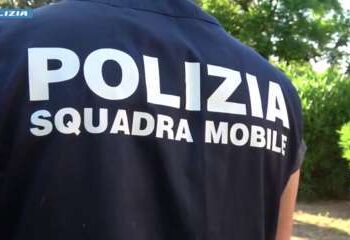 Cagliari, aggredito a calci e pugni e rapinato del monopattino alla Marina