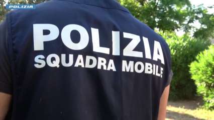 Cagliari, aggredito a calci e pugni e rapinato del monopattino alla Marina