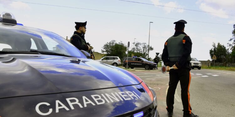 Decimomannu, 18enne in giro sul monopattino con hashish e coltello in tasca