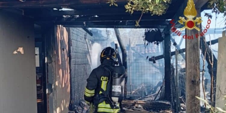 Quartucciu, la grande paura a Sant’Isidoro: fiamme altissime, famiglie evacuate e diversi intossicati