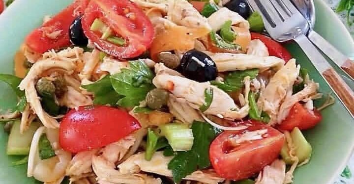 La cultura nel piatto, insalata mediterranea di pollo