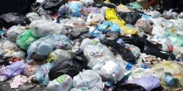 Cartolina da Cagliari: degrado e abbandono in Piazza Padre Abbo