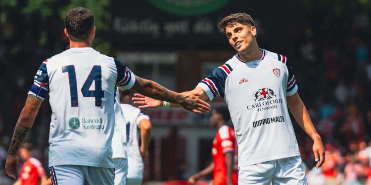 La doppia beffa per il Cagliari: a Berlino pareggio amaro nel finale e il gioiellino della Juventus Adzic va al Sassuolo