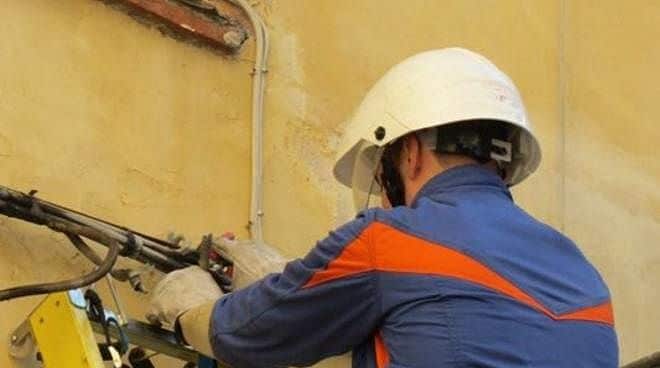 Il caldo torrido manda nuovamente le linee elettriche ko: tanti disservizi nell’hinterland cagliaritano