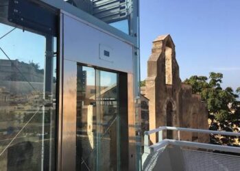 Cagliari, ascensori fermi da due mesi: Castello totalmente isolato, appiedati residenti e turisti