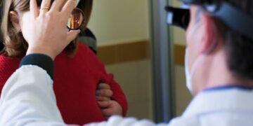 Sanità incubo anche per i bambini: “A 9 anni con un corpo estraneo nell’occhio per 48 ore, nessun ospedale poteva curarlo”