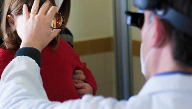 Sanità incubo anche per i bambini: “A 9 anni con un corpo estraneo nell’occhio per 48 ore, nessun ospedale poteva curarlo”