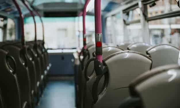 Capoterra, disordini sul bus contro un gruppo di ragazze: 14enni scatenati poi chiedono scusa